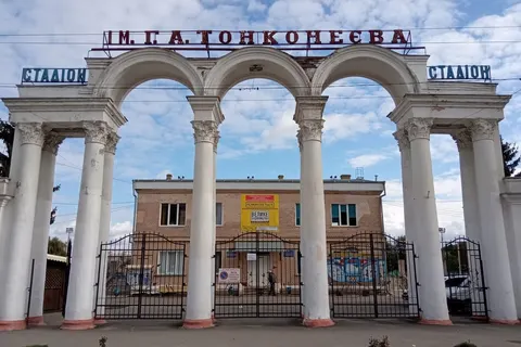 Стадіон у Кам’янці-Подільському хочуть перейменувати: що це означає для міста