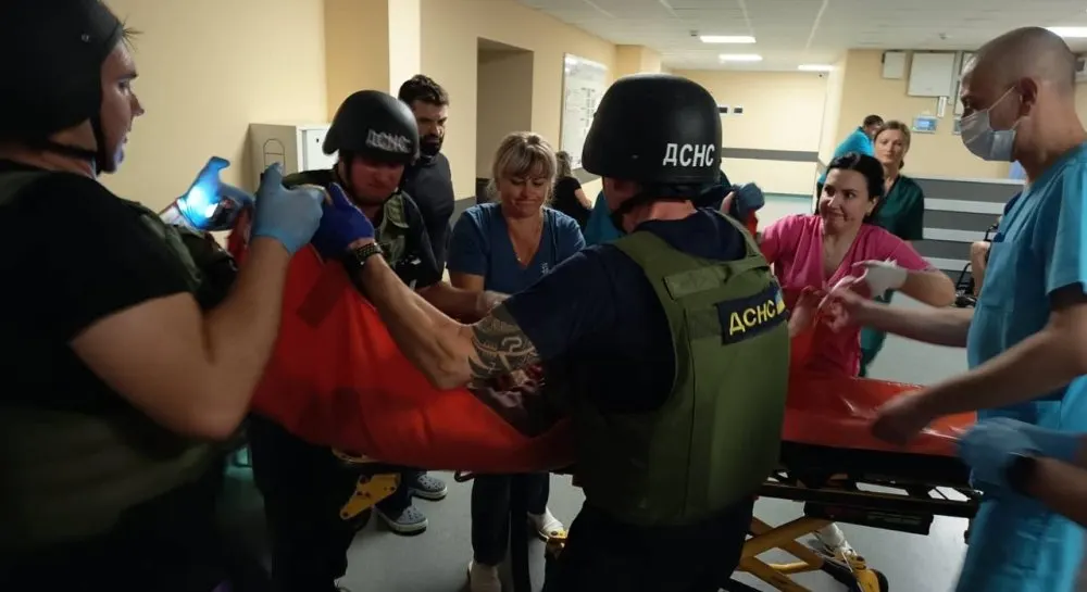 Ніч на Дніпропетровщині: 8 поранених, зруйновані оселі та ліцей