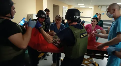 Ніч на Дніпропетровщині: 8 поранених, зруйновані оселі та ліцей