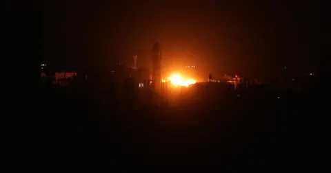 Вибух біля Житомирської траси: що відомо про масштабну пожежу
