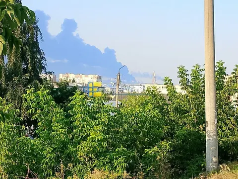 У Росії горять два НПЗ після нічної атаки дронів