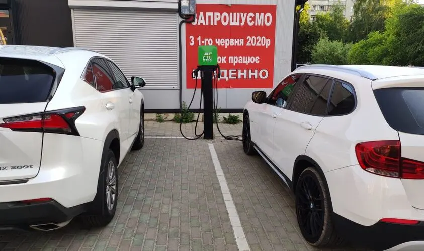 Львівська громада отримає 16 нових зарядних станцій для електромобілів