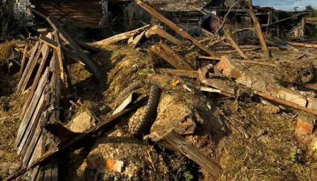 Ракетний удар по Чернігівщині: загинув чоловік, зруйновано будинок