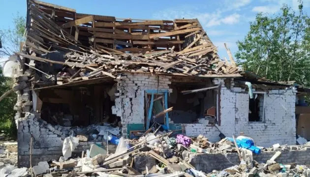 Авіаудар по Харківщині: поранене подружжя, зруйновано будинок