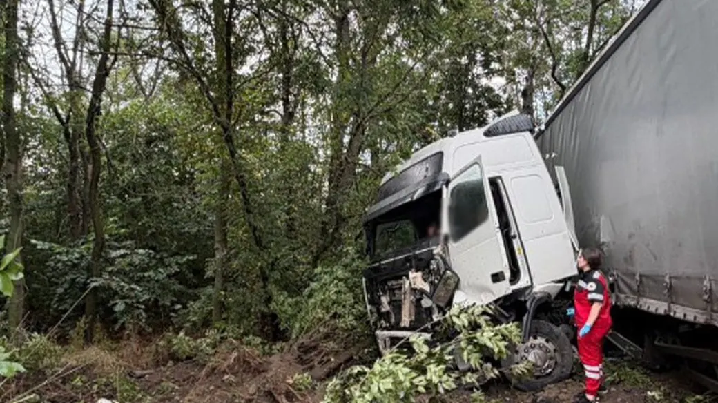 Смертельна ДТП на Буковині: загинув водій BMW, пасажирку госпіталізували