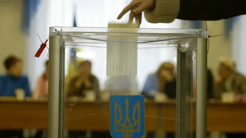 Війна на 12 років і вибори: чому влада може залишитися без електорального процес