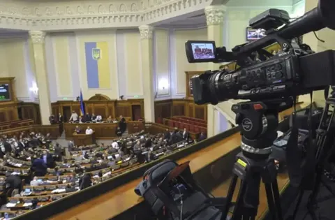 Журналістам дозволили очно відвідувати засідання комітетів Ради