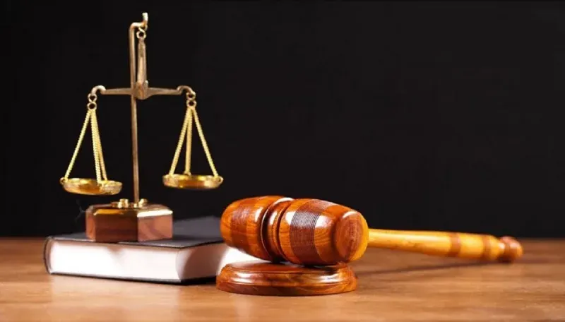 У Чернівцях судитимуть юнака, який викрав чуже авто та катався містом