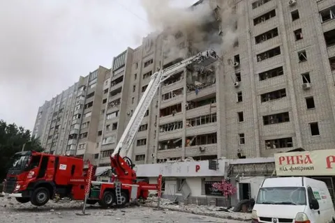 Удар по Салтівці: загибла, 23 поранених, люди не почули тривоги