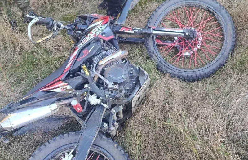 ДТП на Буковині: двоє підлітків на мотоциклі врізалися в огорожу