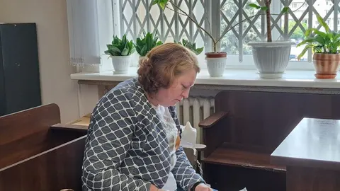 Суд у Житомирі виправдав заступницю директора ліцею №25 у справі про виправдовув