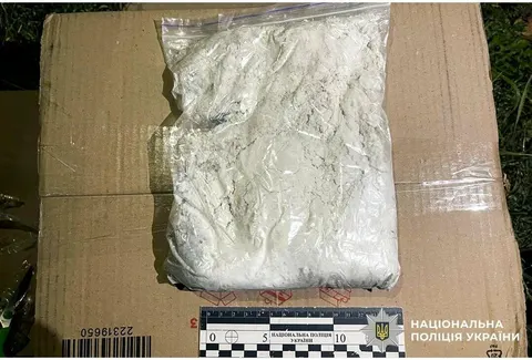 У Рівному затримали чоловіка з 300 грамами кристалічної речовини